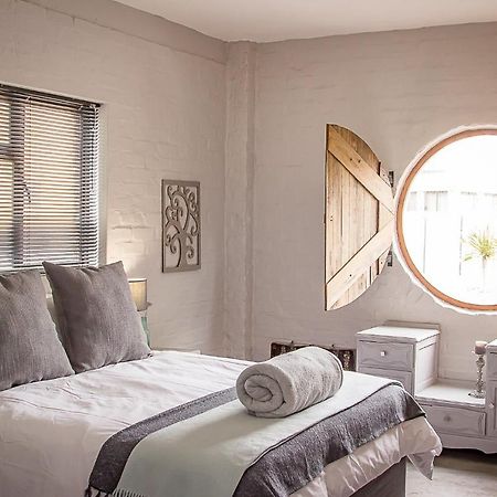 Dragon Tree Apartment Yzerfontein Bagian luar foto