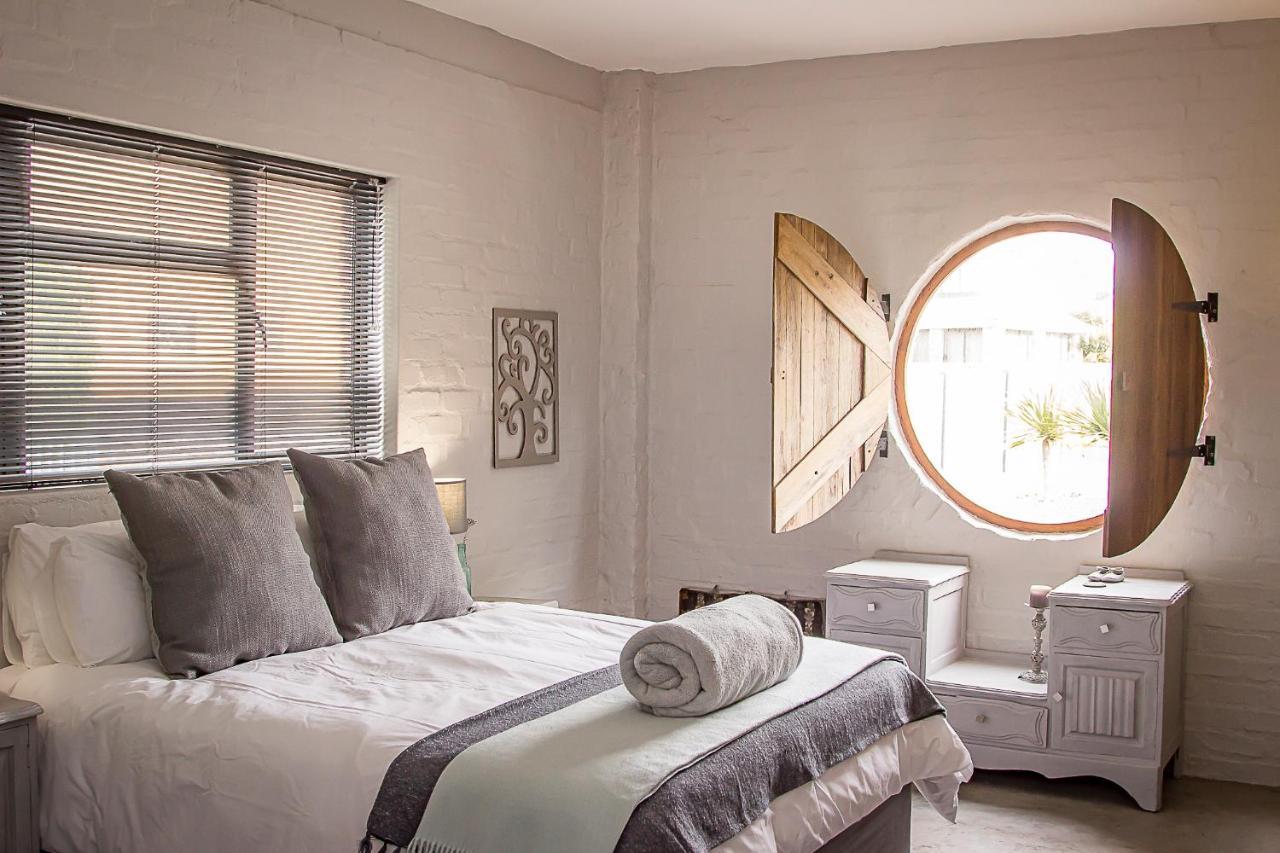 Dragon Tree Apartment Yzerfontein Bagian luar foto