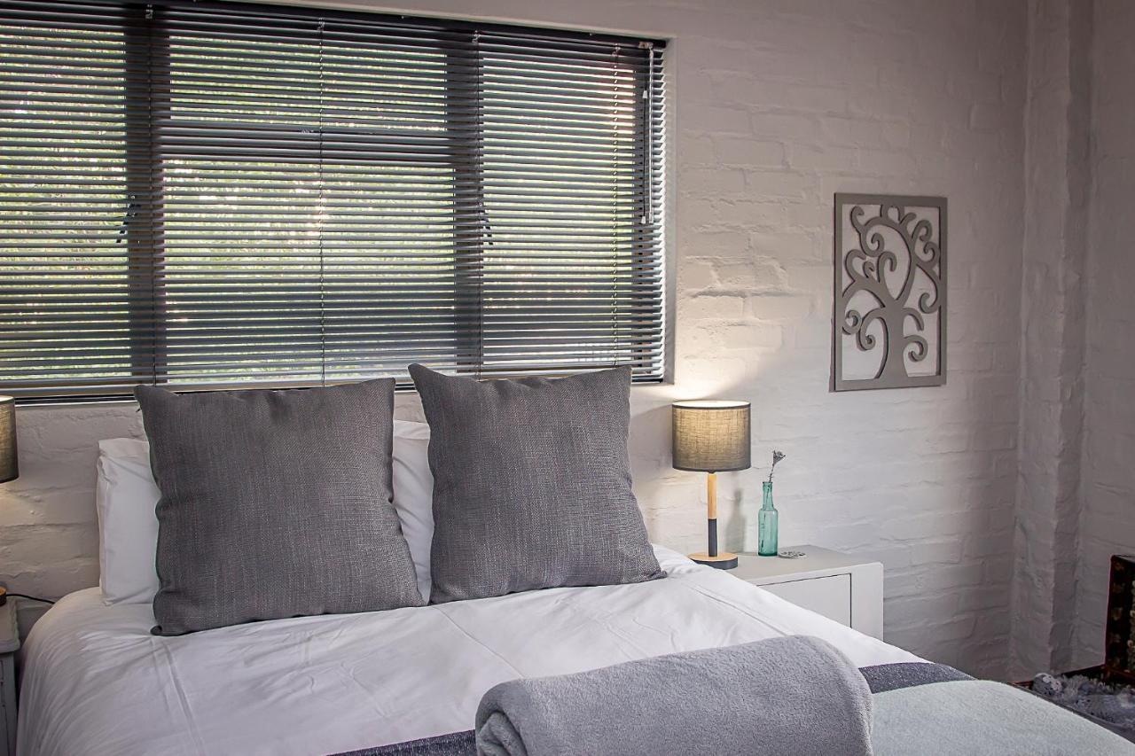 Dragon Tree Apartment Yzerfontein Bagian luar foto